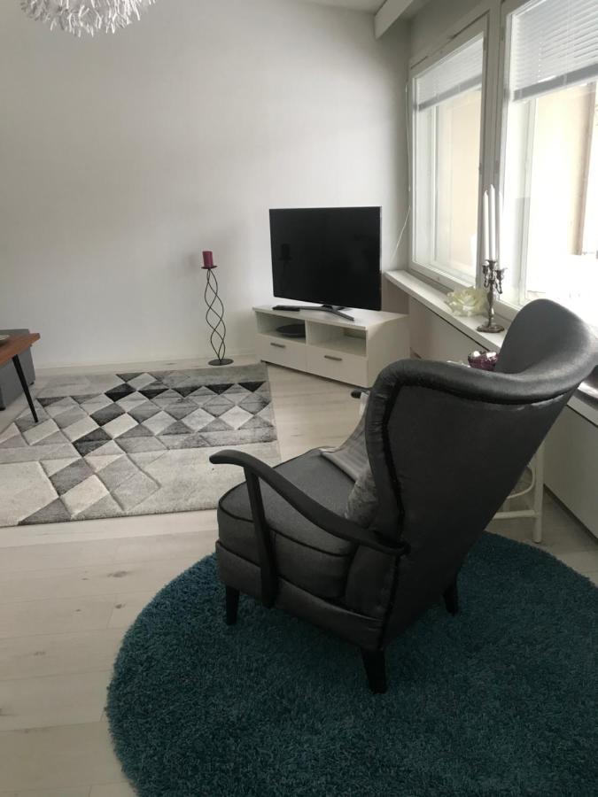 Tyylikaes Rivitaloasunto Lohjalla Luaran gambar