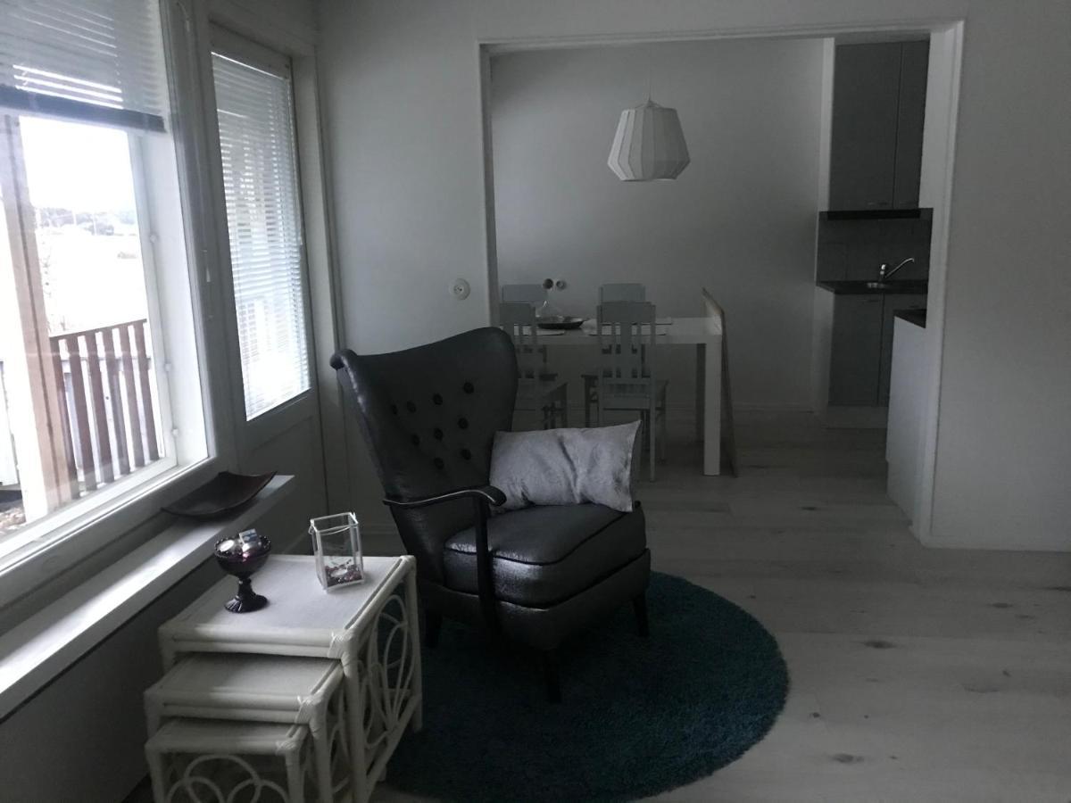 Tyylikaes Rivitaloasunto Lohjalla Luaran gambar